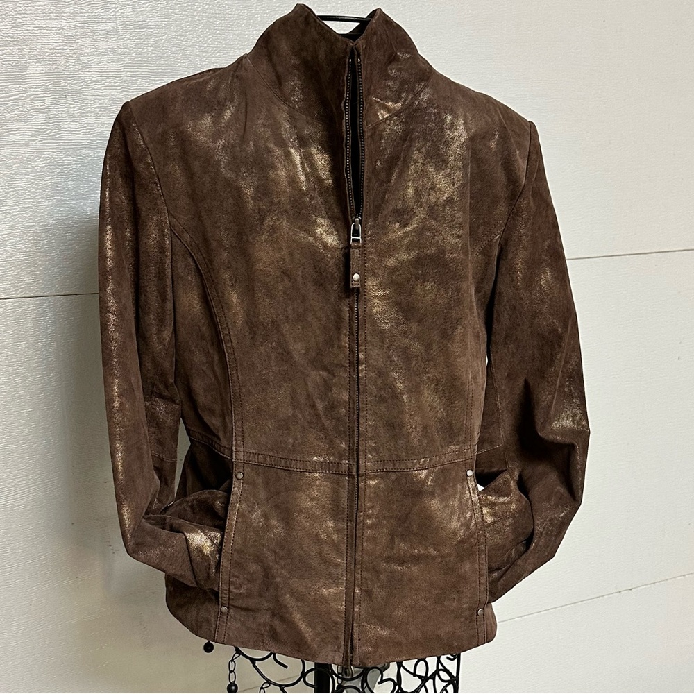 Bernardo Brown Ladies Leather Jacket Gold Metallic W| Pockets Jacket Size M EUC - Picture 2 of 13